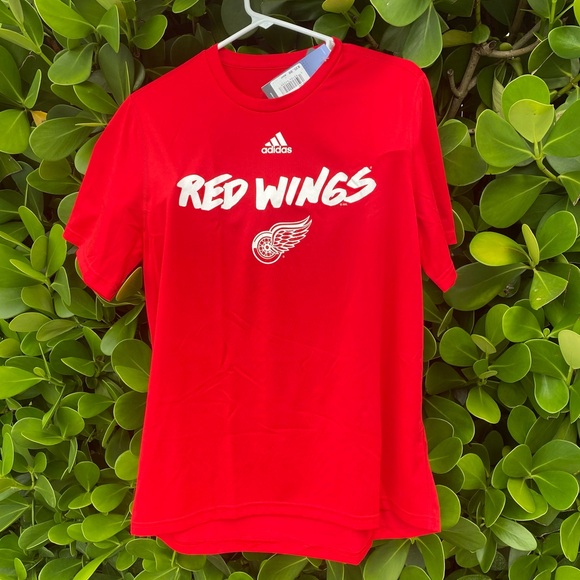 Red Wings men’s T-shirt, Adidas, size L, never worn.Excellent condition - Picture 1 of 6